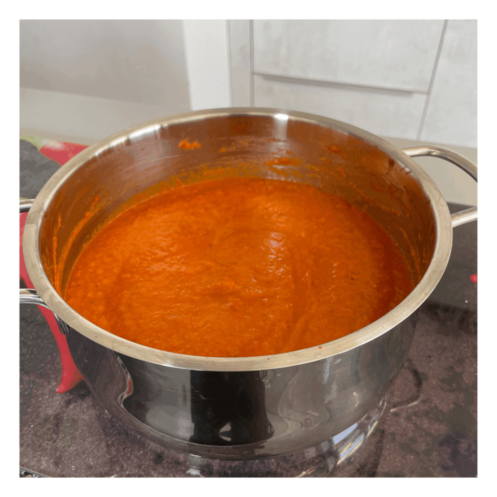 Die erste Sauce ist fertig
